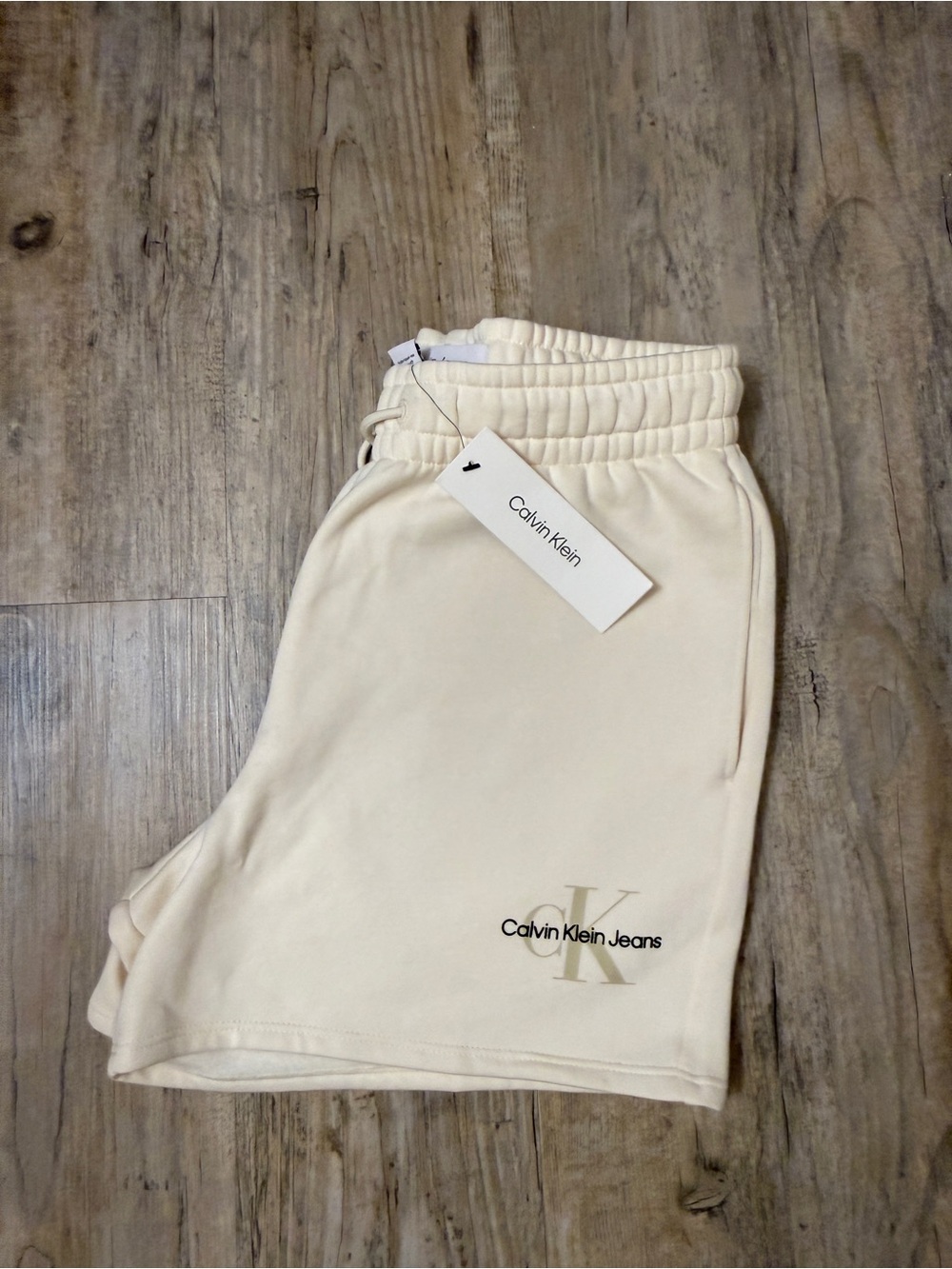 NWT Calvin Klein Cream Drawstring Athletic Shorts MEDIUM - Picture 5 of 7